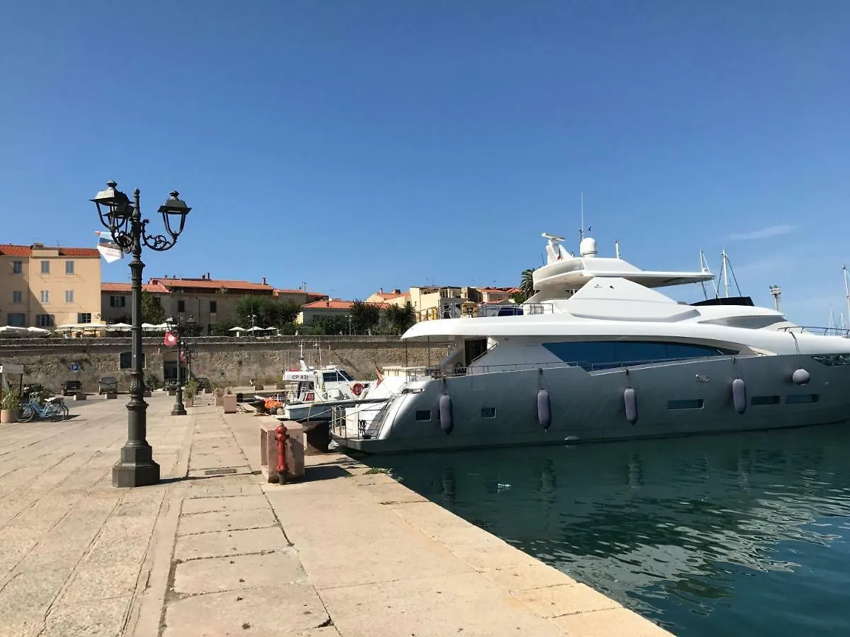 Salondra Hotell Alghero Semesterbostad